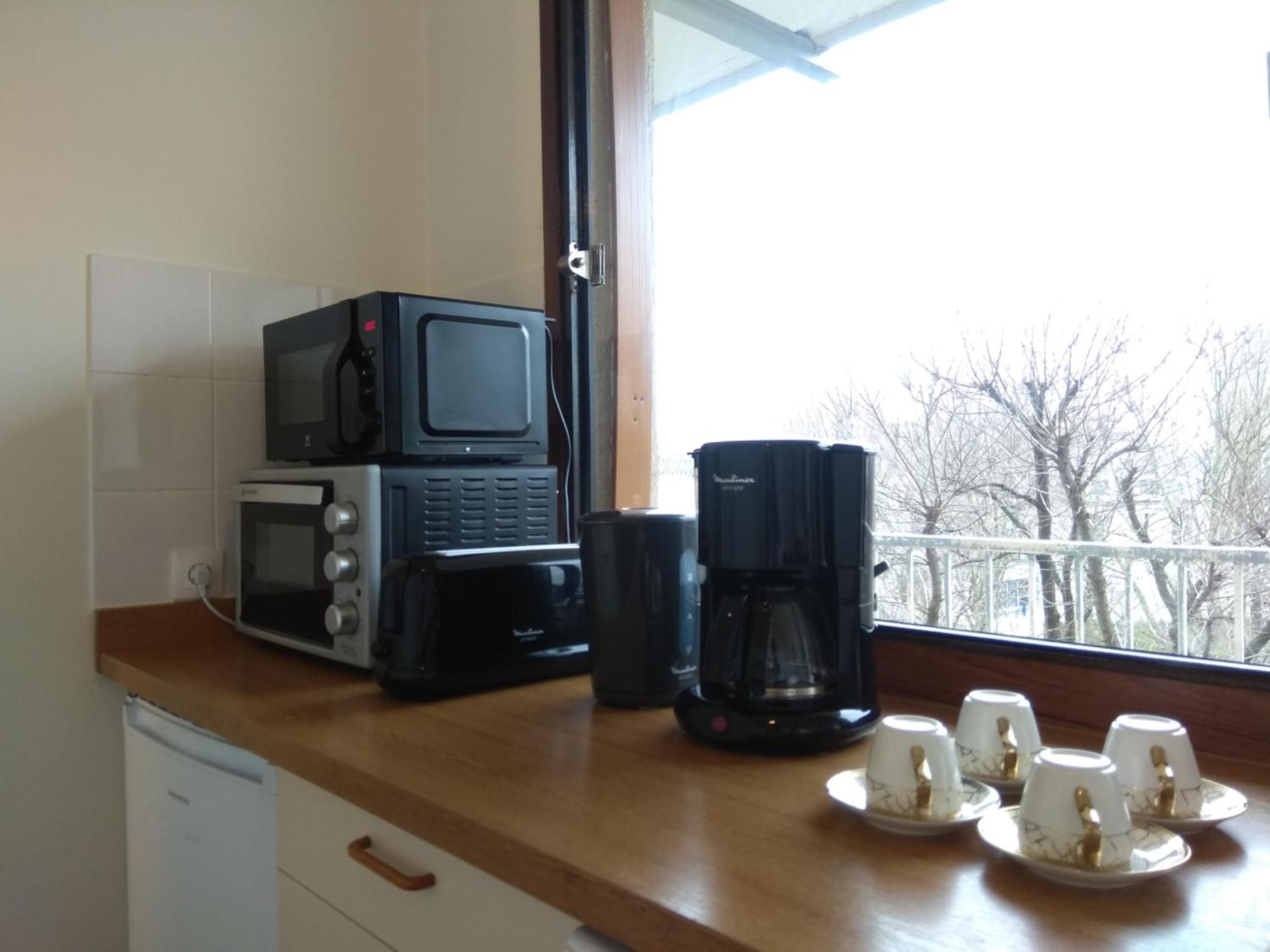 Budget Apart With Balcony And Great View سان دوني المظهر الخارجي الصورة