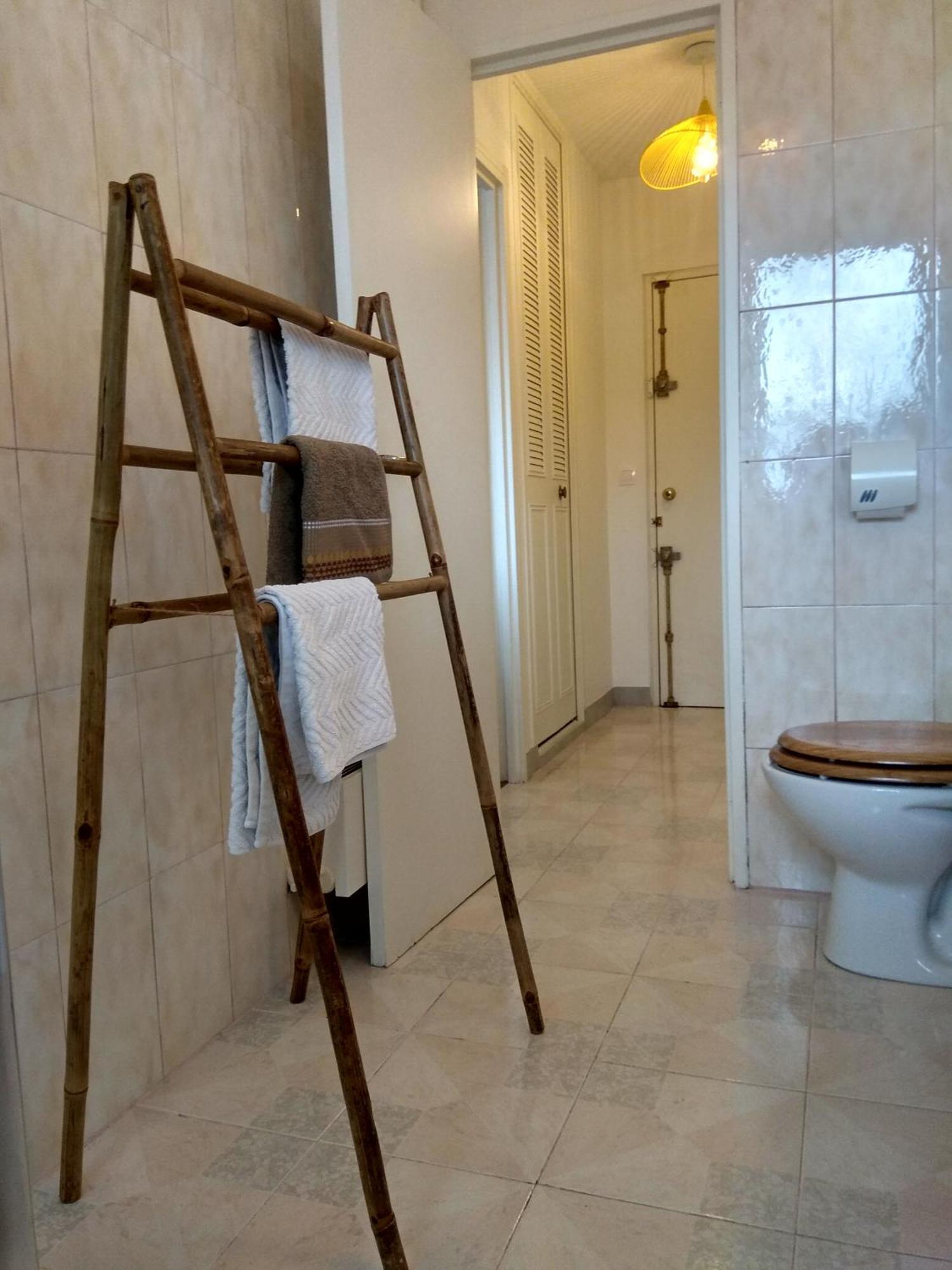 Budget Apart With Balcony And Great View سان دوني المظهر الخارجي الصورة